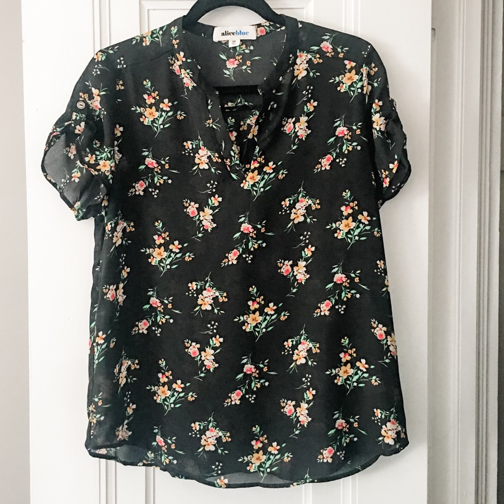 Alice Blue Floral V-Neck Blouse in Large Petite